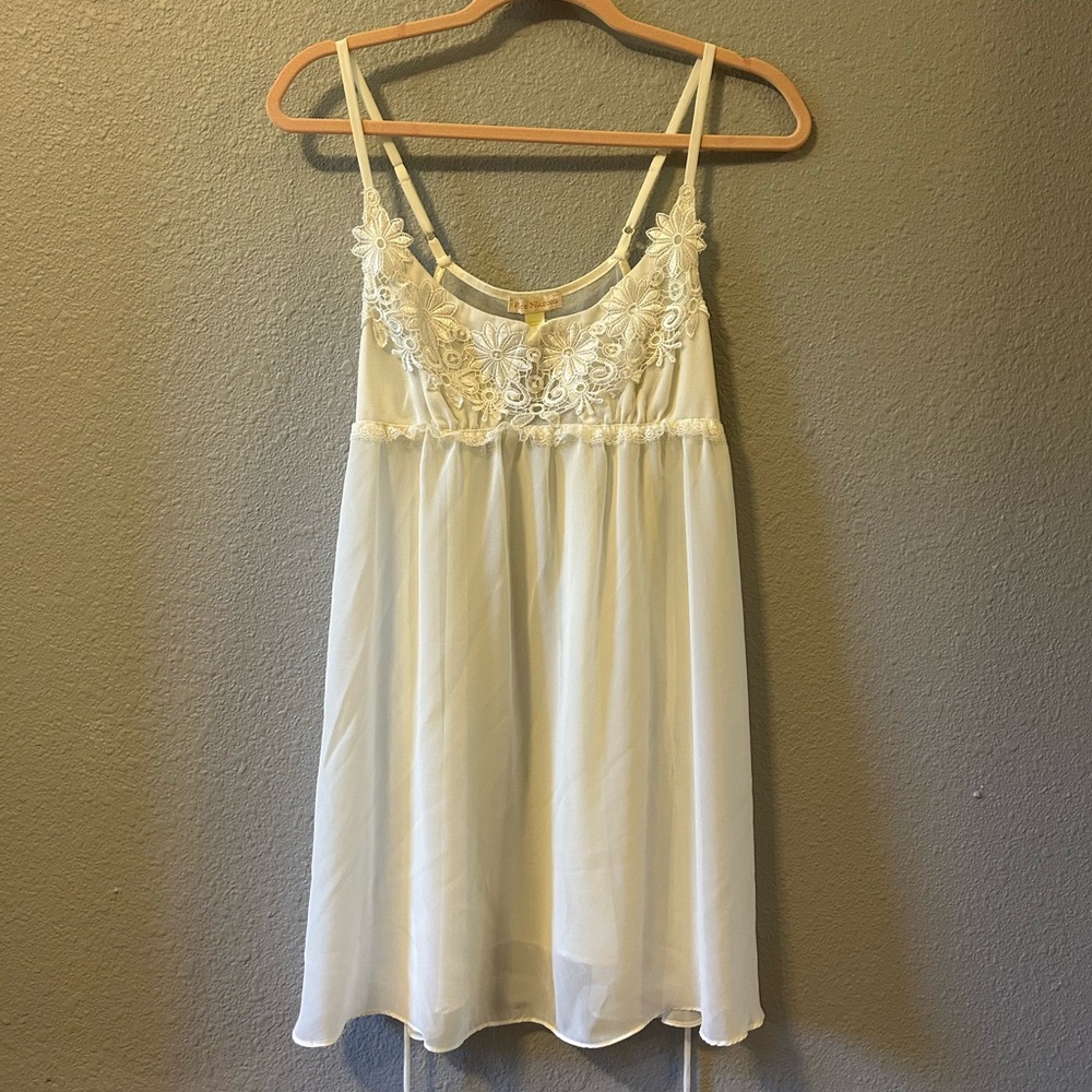 Cream Lace Embellished Chemise
